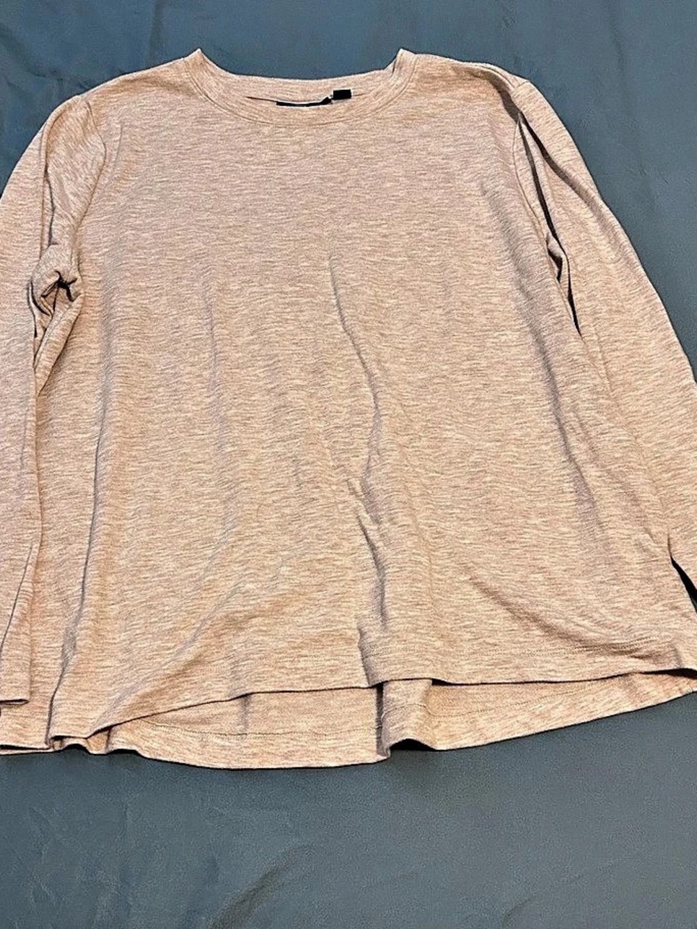 APT.9 Women’s Heathered Oatmeal Long Sleeve Top – Size Large